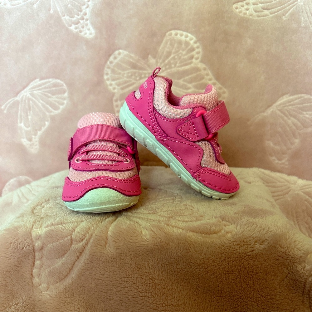 Stride rite - pink soft motion sneakers